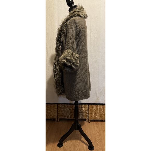 Kenar Wool Alpaca Blend Faux Fur Cardigan Sweater Size Medium Mobwife Y2K - Picture 2 of 6